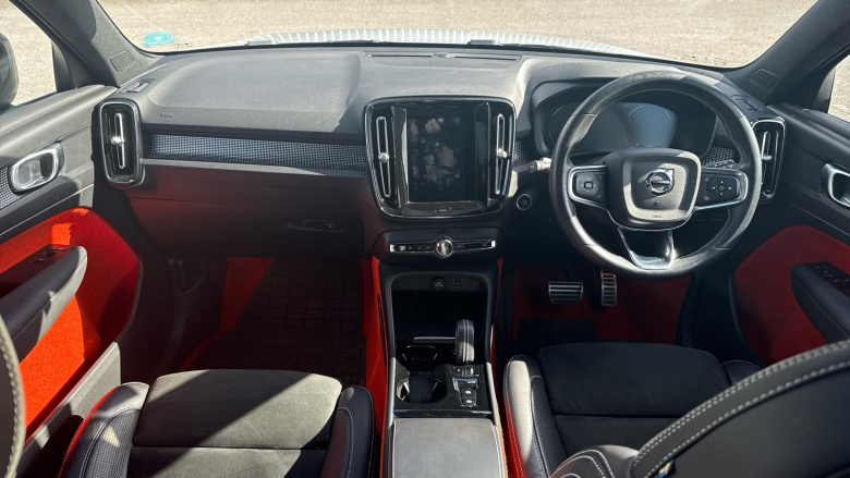 Volvo Xc40 2.0 B4P R DESIGN 5dr AWD Auto Petrol Estate